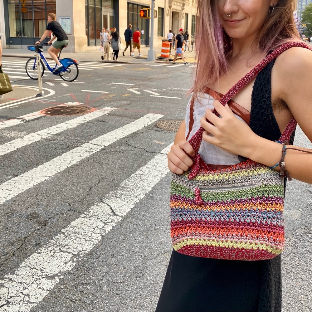 [SOLD] Colorful knitted Y2K purse 🌈👛